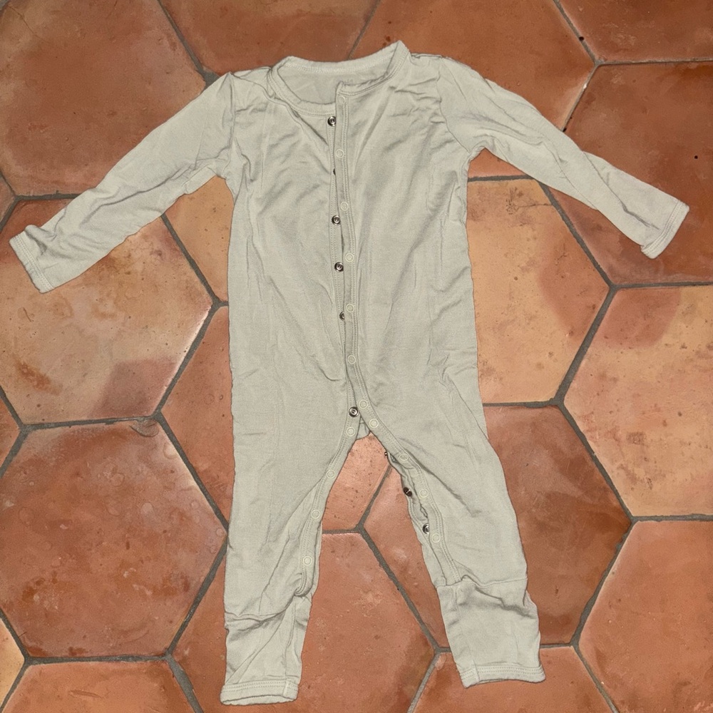 Kyte Baby | Romper in Aloe | 12 - 18 mos